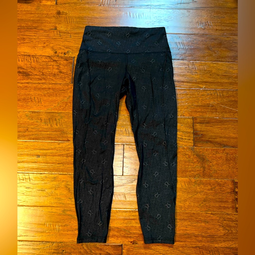 Lululemon cropped leggings - rare